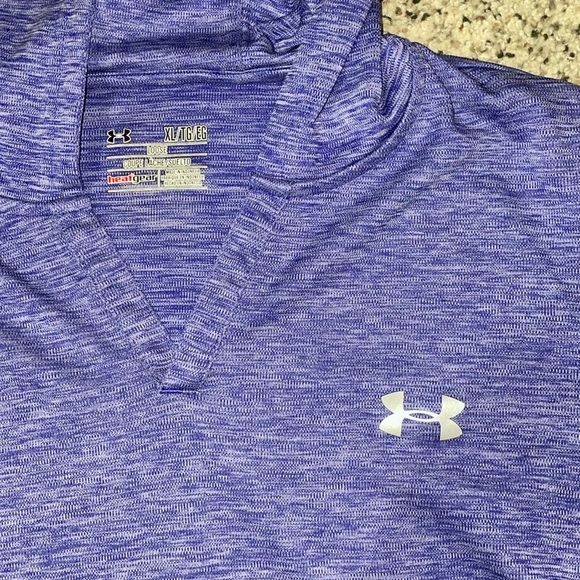Under Armour Tops - Under Armour pullover